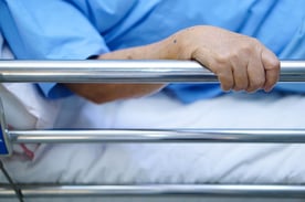 baranda de seguridad cama clinica